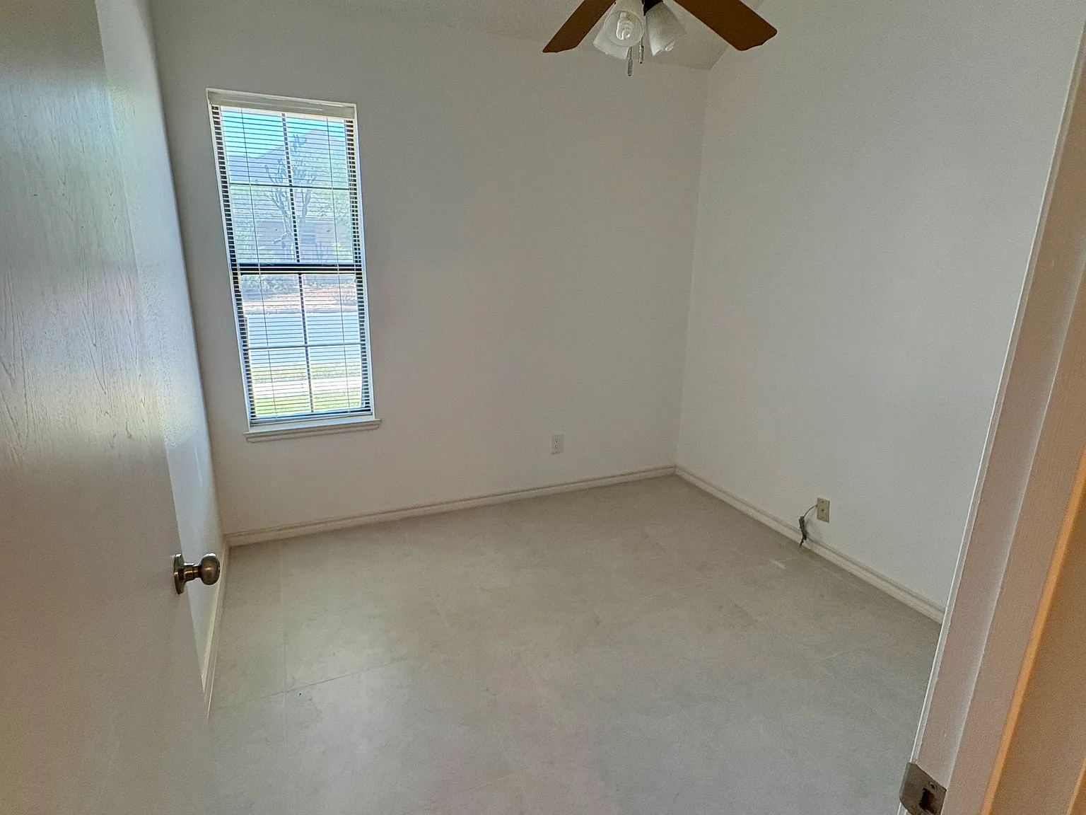 4 bed, 2443 sqft, $1,800 — Photo 3