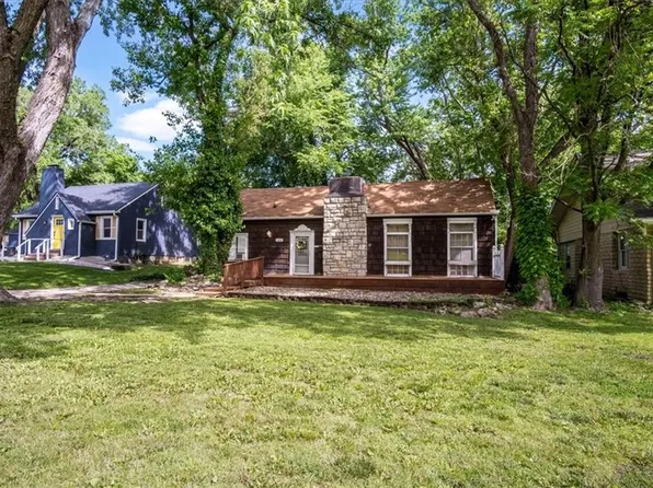 1404 E 77th St, Kansas City, MO 64131