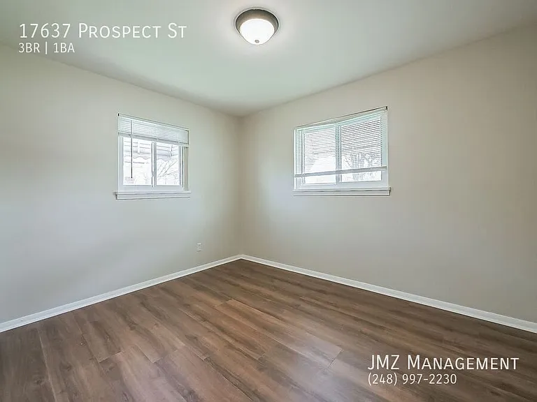 17637 Prospect St — Photo 8