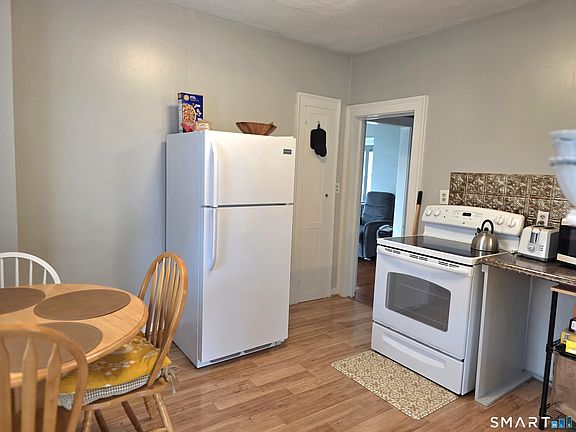 5th image of 40 Englewood Avenue