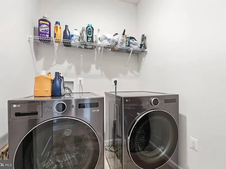 615 Clover Ln — Photo 12
