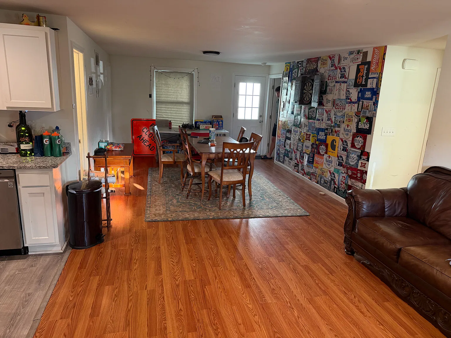 5 bed, 2.5 bath, 2025 sqft, $3,500 — Photo 4
