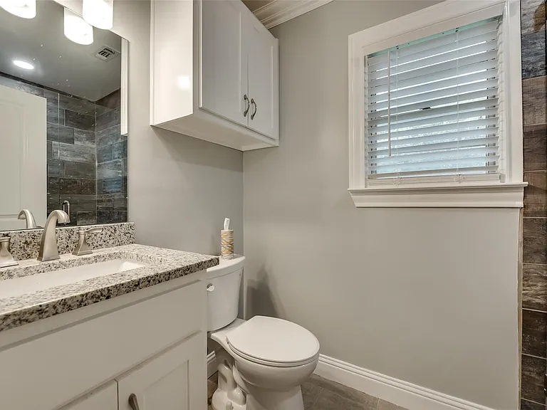6425 Locke Ave — Photo 10