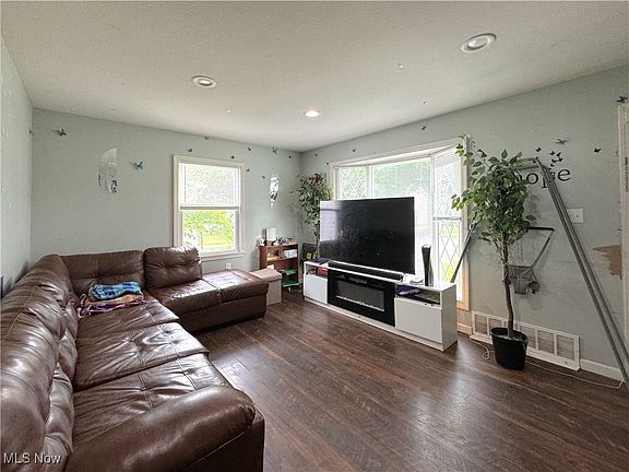4th image of 13592 Shady Oak Blvd