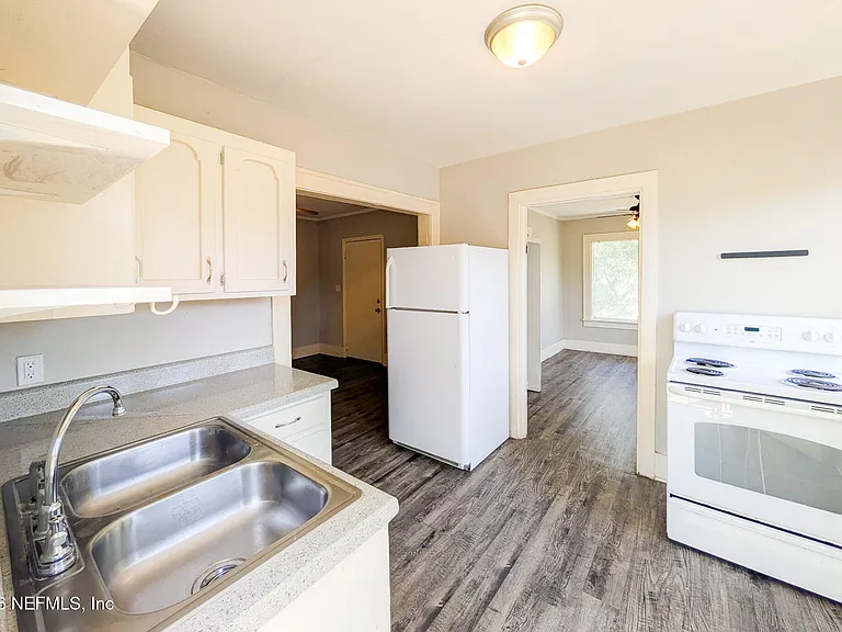 2022 Dellwood Ave #2 — Photo 7