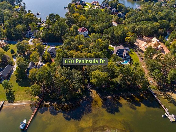 3rd image of 670 Peninsula Dr
