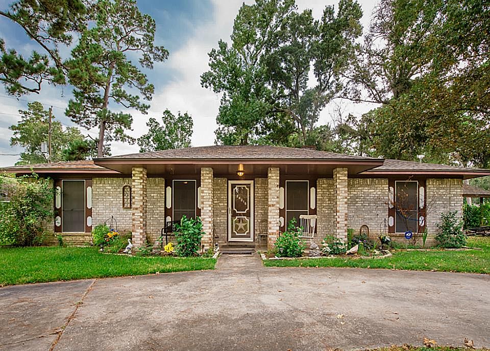 1st image of 24215 Lightwoods Dr