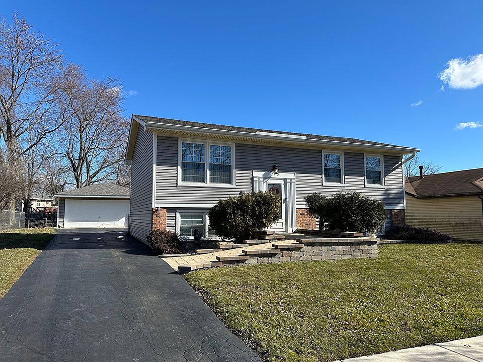 1st image of 240 Waterman Dr