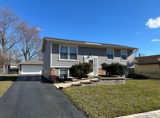 240 Waterman Dr, Bolingbrook, IL 60440