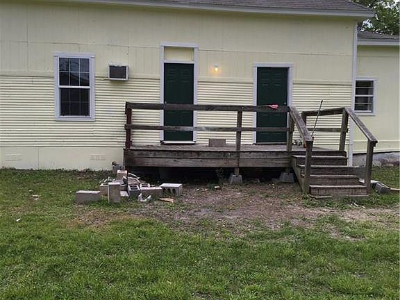 3rd image of 1203 E Avenue E