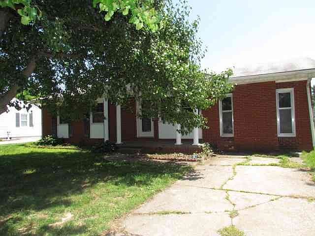 1st image of 100 Mockingbird Ln