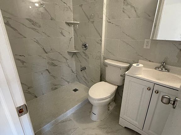 3rd image of 14719 15th Ave #2F