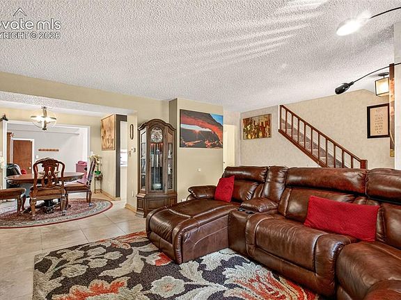 3rd image of 2035 Sussex Ln