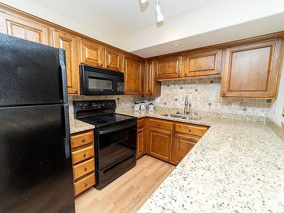 5th image of 890 Kitty Hawk Dr Unit 2424