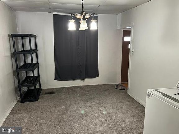 4th image of 932 New St