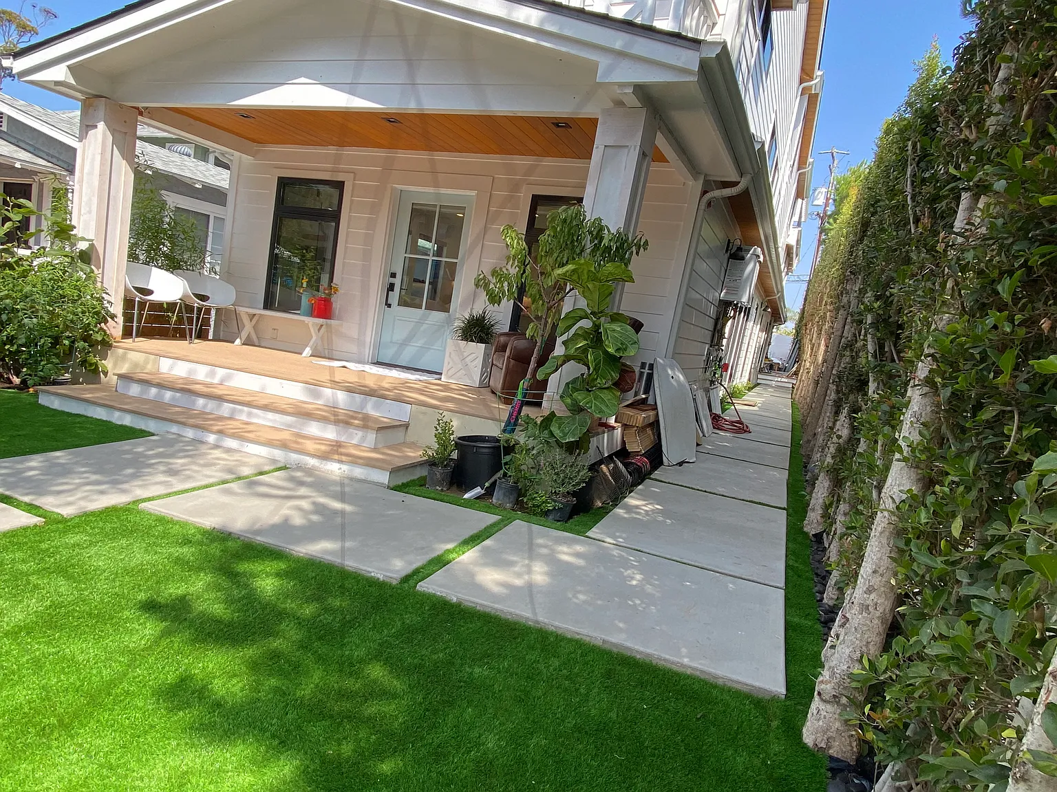 Raymond Ave, Santa Monica — Photo 1