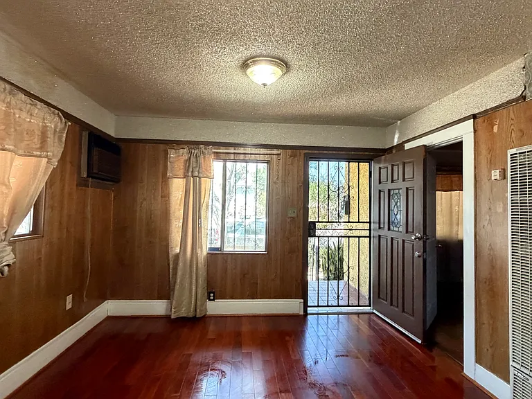 114 S Fresno St — Photo 19