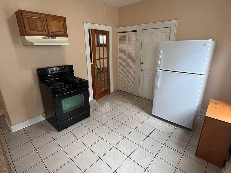 100 Trimble Ave #2 — Photo 11