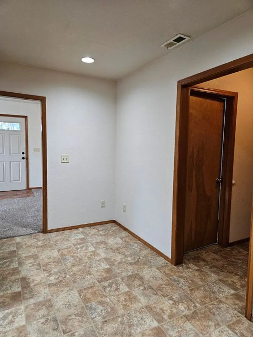 2Bd/1.5 Single Story House - Available to View! — Photo 3
