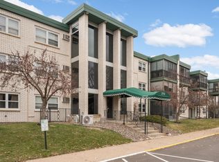 2710 Dale St N #B116, Roseville, MN 55113