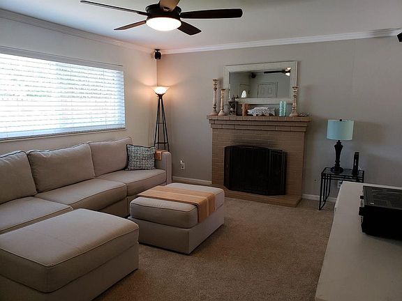 3rd image of 611 Gregory Ct
