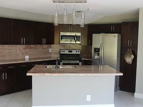 4th image of 8553 NW 47th St