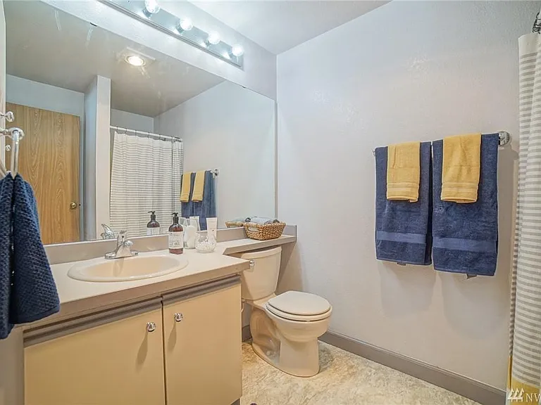 2100 S 336th St #P5 — Photo 15