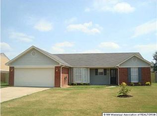 7336 Crystal Dr, Horn Lake, MS 38637