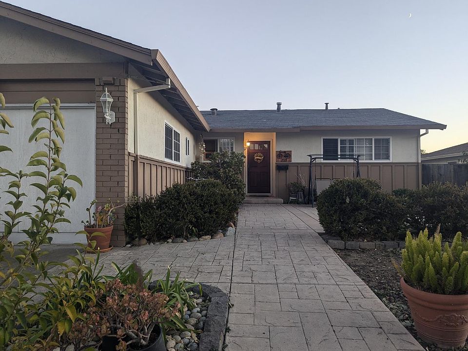 1st image of 2128 Petersburg Dr