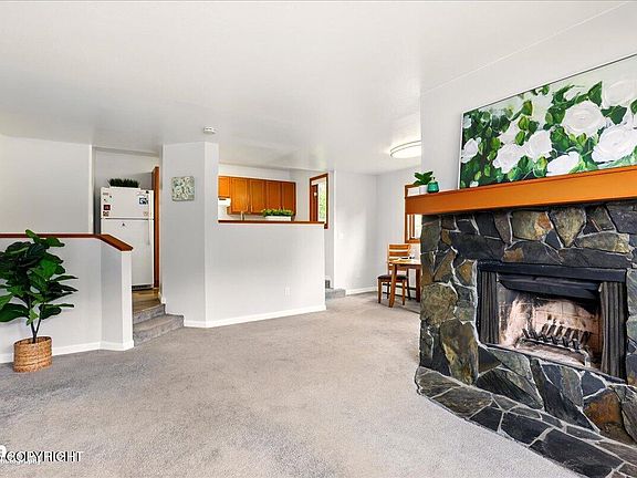 3rd image of 9740 Vanguard Dr APT 32