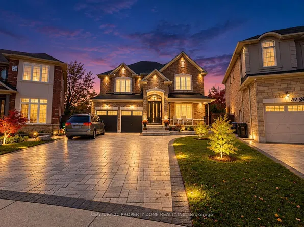 32 Young Garden Cres, Brampton, ON L6Y 6A4