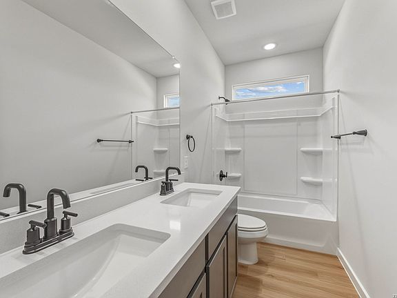 3rd image of 13530 Henri Castro Way