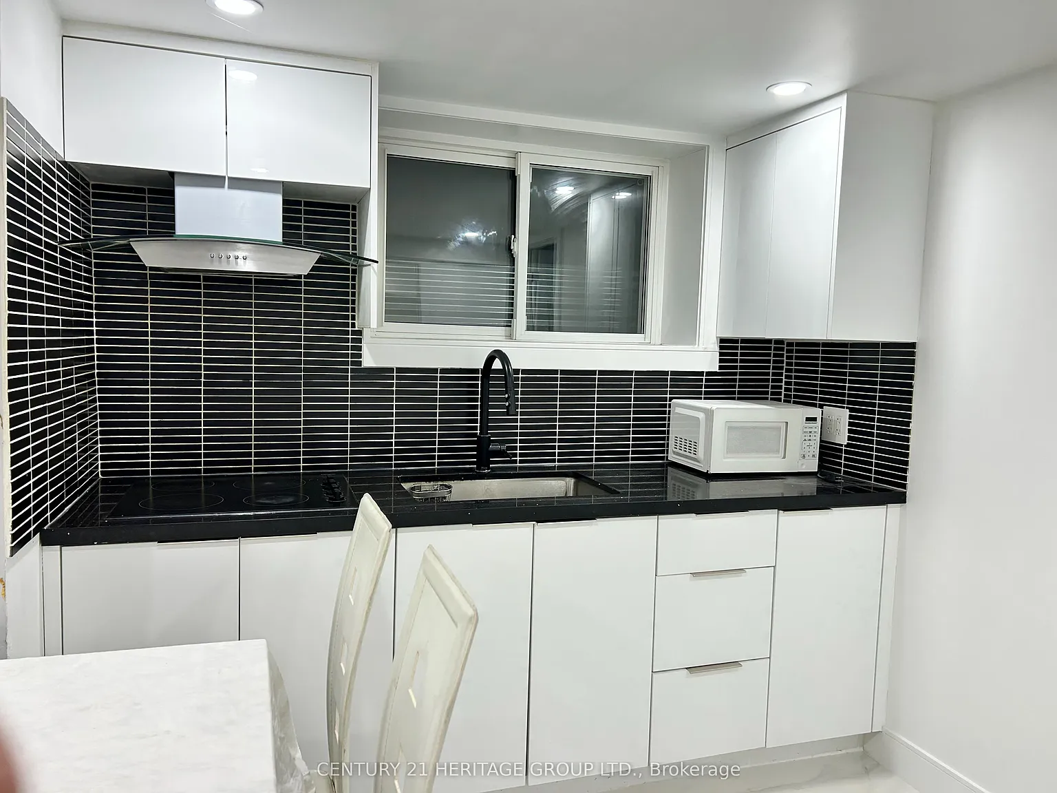 2 bed, $1,800 — Photo 3
