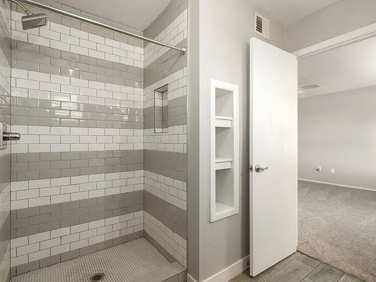 14237 N 34th Way — Photo 11