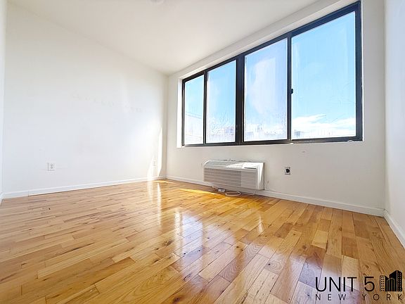 5th image of 343 Melrose St #4B