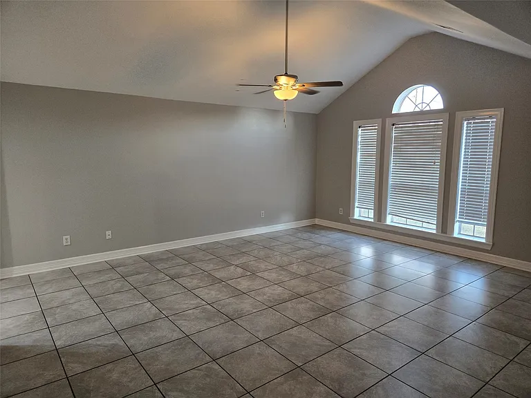 24202 Bar Kay Ln #24202 — Photo 2