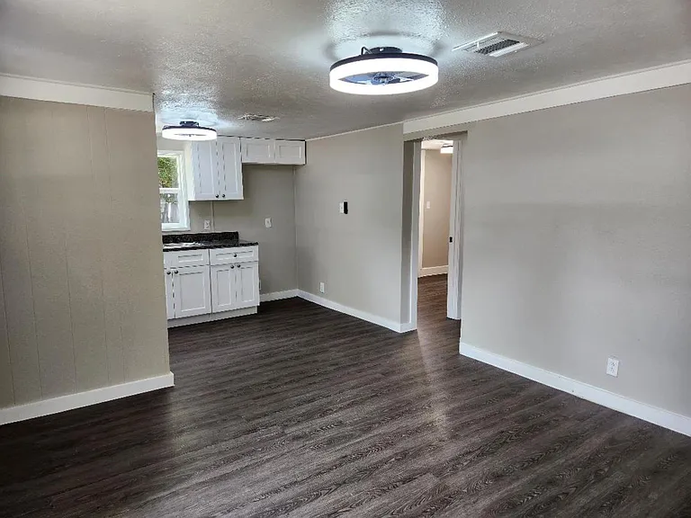 728 Hudson Rd — Photo 9