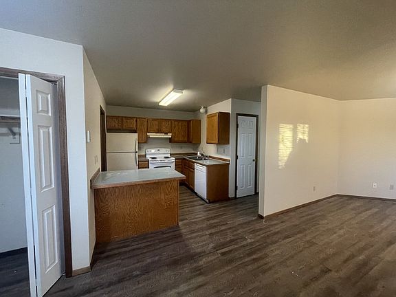 3rd image of 604 E Northern Pacific Ave #6