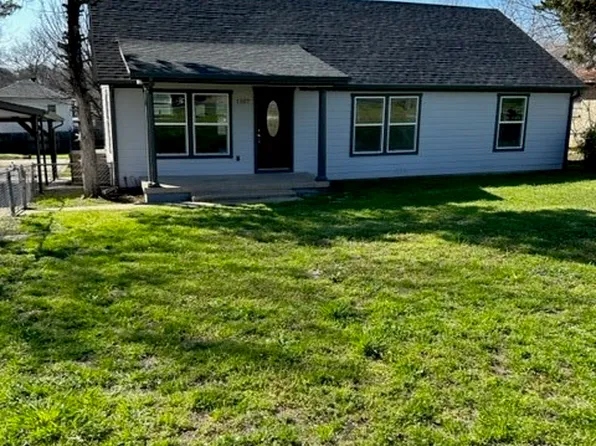 1507 Roberts Cut Off Rd, River Oaks, TX 76114