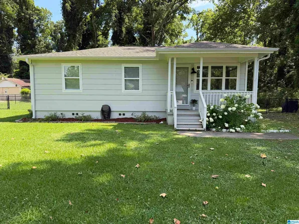 218 Meadowood Ave, Bessemer, AL 35023