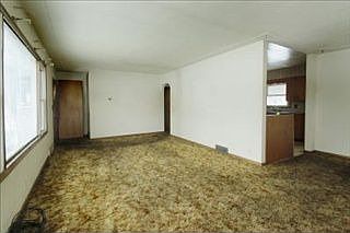 4th image of 70 Boyd St