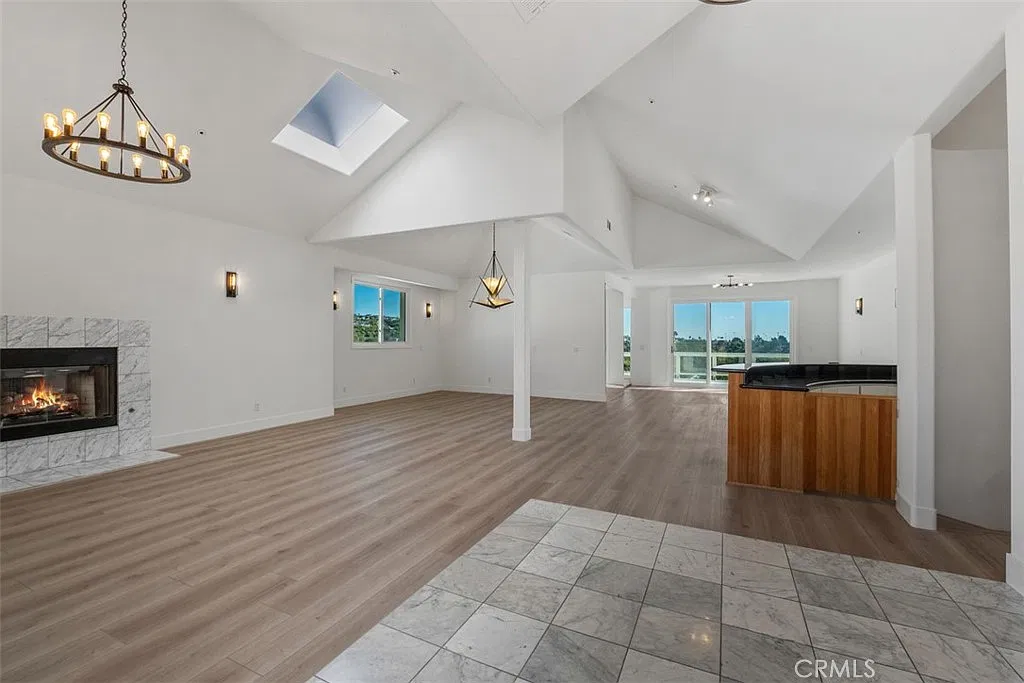 7 bed, 5587 sqft, $14,000 — Photo 3