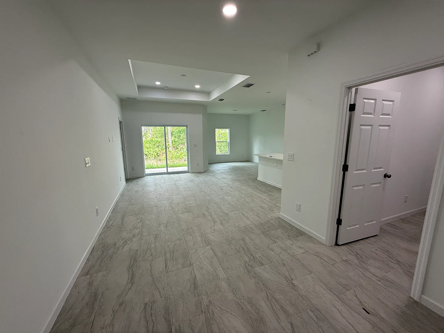 3 bed, 1600 sqft, $1,950 — Photo 2