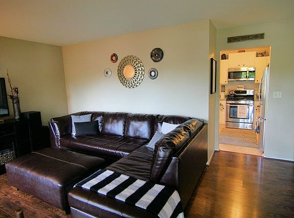 4th image of 526 Hawthorne Ave