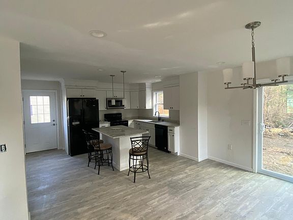 3rd image of 8 Atwood St