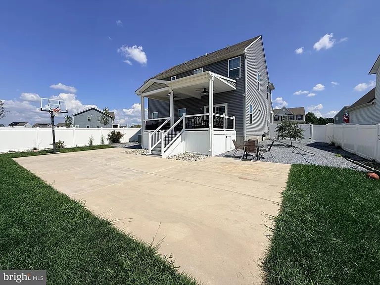 99 Weston Dr — Photo 41