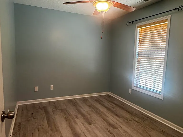 104 Republic Ct — Photo 17