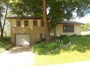10640 Xavis St NW, Coon Rapids, MN 55433