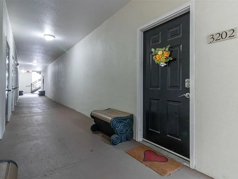 233 Goldenrain Dr #202 — Photo 5