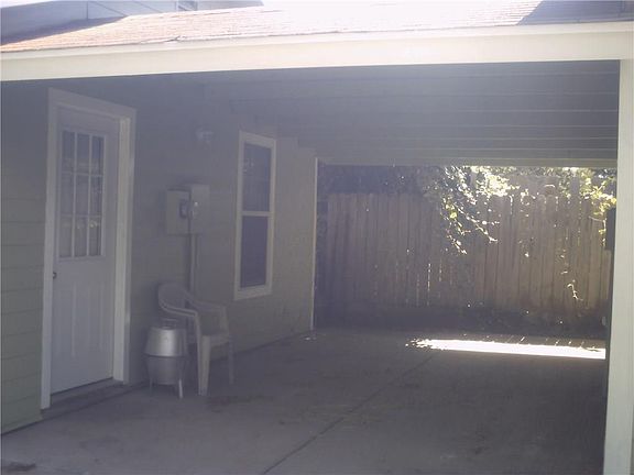 2nd image of 2021 Woodcrest Dr